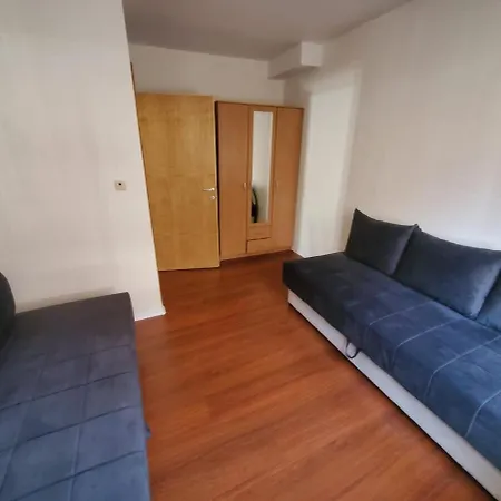 Cozy Near Carsija And Airport Ferienhaus *